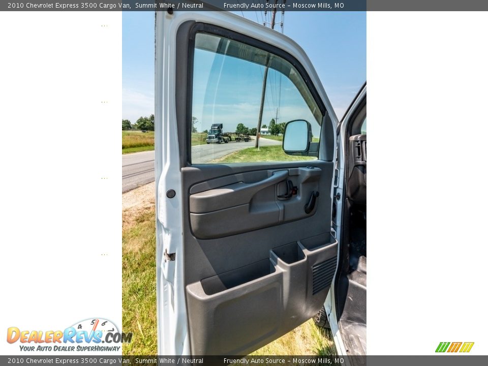 2010 Chevrolet Express 3500 Cargo Van Summit White / Neutral Photo #20