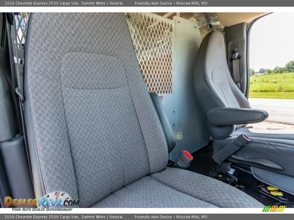 2010 Chevrolet Express 3500 Cargo Van Summit White / Neutral Photo #31