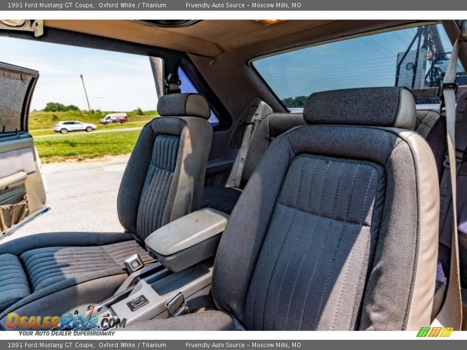 1991 Ford Mustang GT Coupe Oxford White / Titanium Photo #17