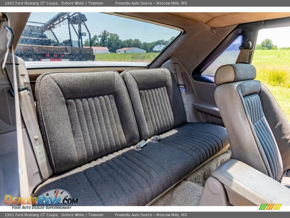 1991 Ford Mustang GT Coupe Oxford White / Titanium Photo #22