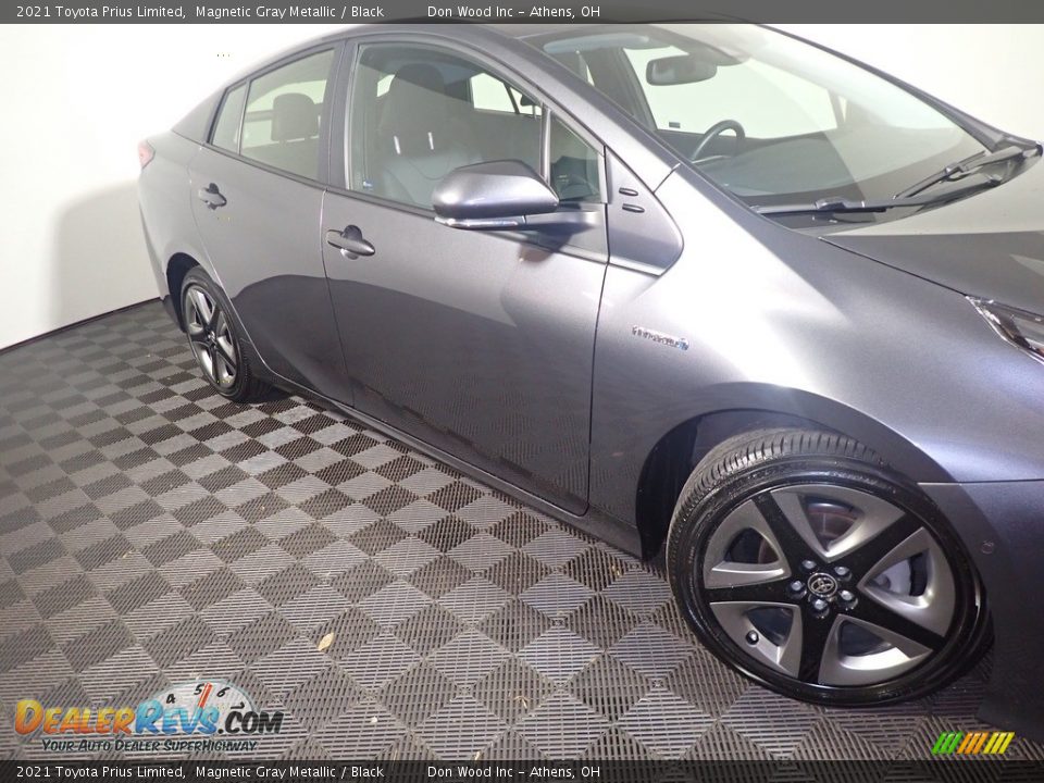 2021 Toyota Prius Limited Magnetic Gray Metallic / Black Photo #6