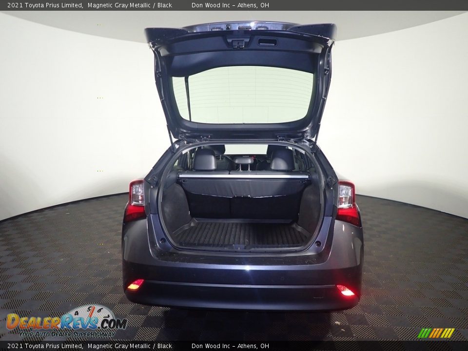 2021 Toyota Prius Limited Magnetic Gray Metallic / Black Photo #16