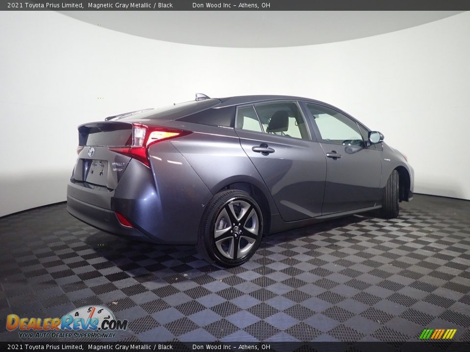 2021 Toyota Prius Limited Magnetic Gray Metallic / Black Photo #18