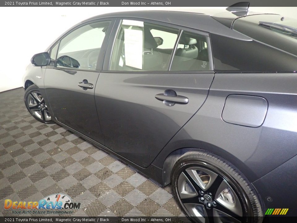 2021 Toyota Prius Limited Magnetic Gray Metallic / Black Photo #20