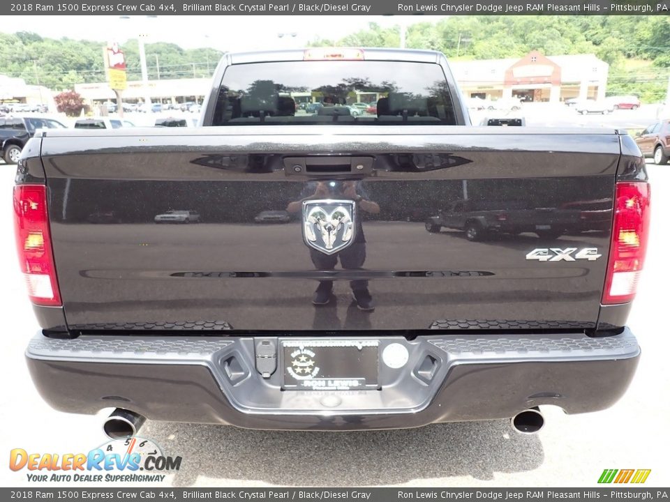 2018 Ram 1500 Express Crew Cab 4x4 Brilliant Black Crystal Pearl / Black/Diesel Gray Photo #4