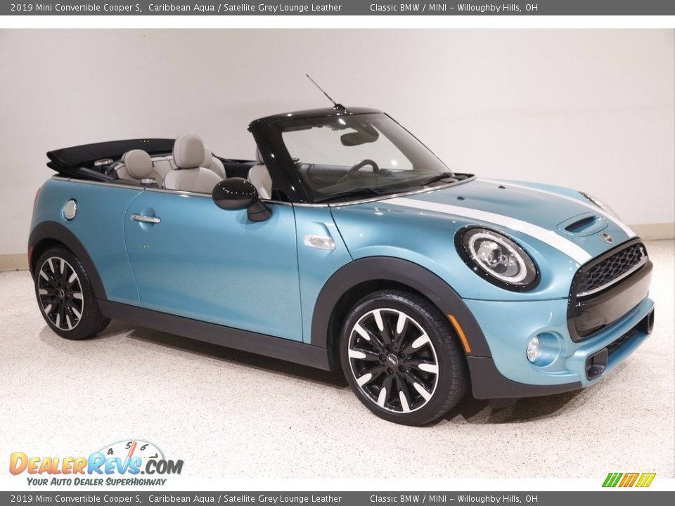 Front 3/4 View of 2019 Mini Convertible Cooper S Photo #1