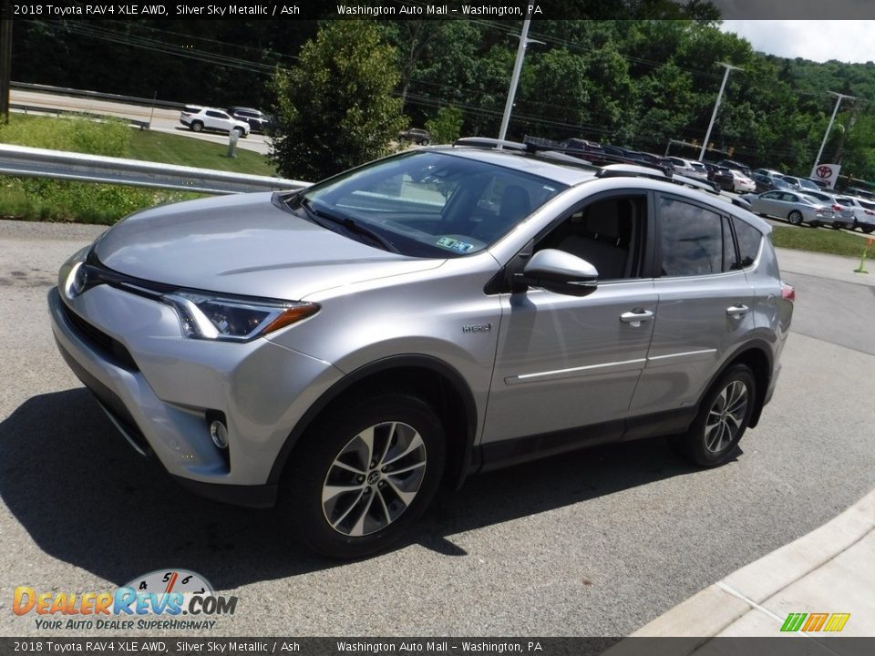 2018 Toyota RAV4 XLE AWD Silver Sky Metallic / Ash Photo #9