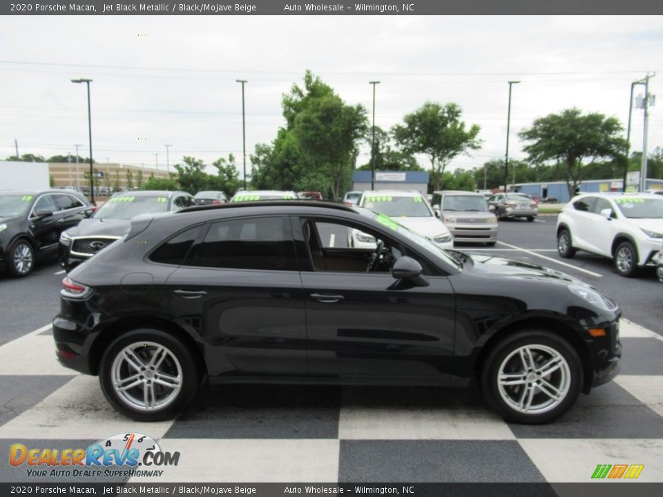 2020 Porsche Macan Jet Black Metallic / Black/Mojave Beige Photo #3