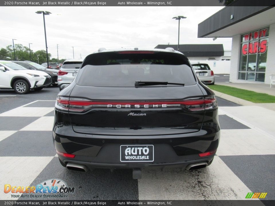 2020 Porsche Macan Jet Black Metallic / Black/Mojave Beige Photo #4