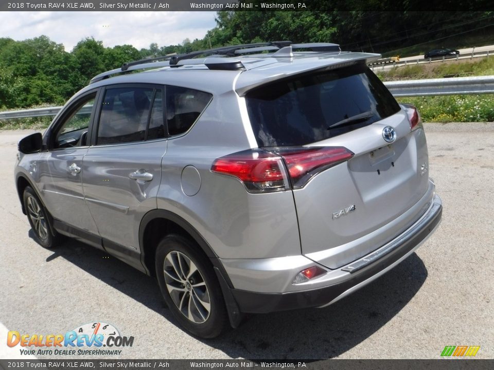 2018 Toyota RAV4 XLE AWD Silver Sky Metallic / Ash Photo #11