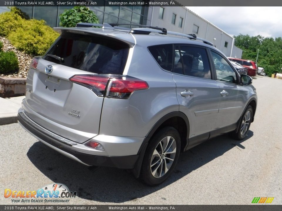 2018 Toyota RAV4 XLE AWD Silver Sky Metallic / Ash Photo #13