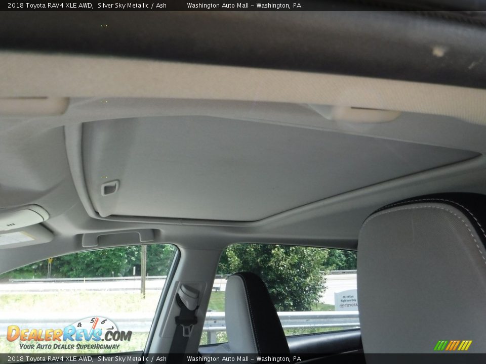 2018 Toyota RAV4 XLE AWD Silver Sky Metallic / Ash Photo #16