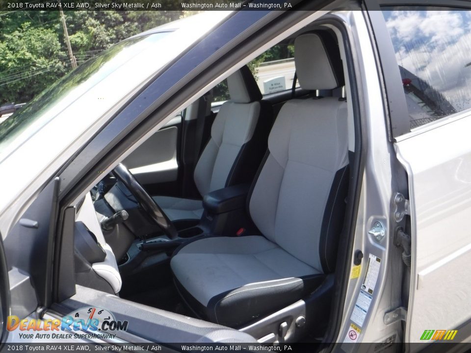 2018 Toyota RAV4 XLE AWD Silver Sky Metallic / Ash Photo #17