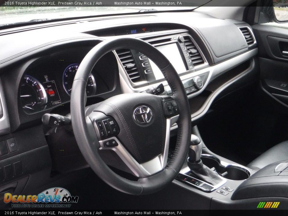 2016 Toyota Highlander XLE Predawn Gray Mica / Ash Photo #16