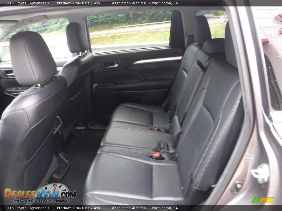 2016 Toyota Highlander XLE Predawn Gray Mica / Ash Photo #25