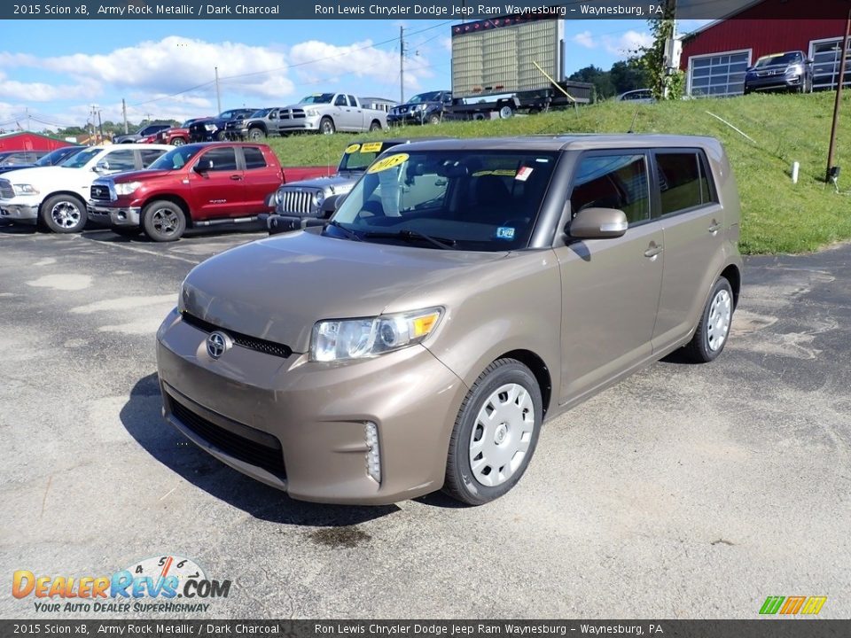 Front 3/4 View of 2015 Scion xB  Photo #1