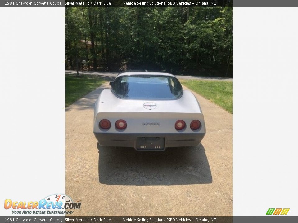 1981 Chevrolet Corvette Coupe Silver Metallic / Dark Blue Photo #9