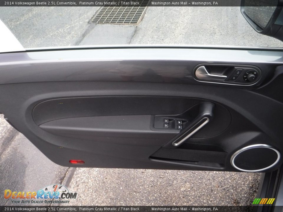 2014 Volkswagen Beetle 2.5L Convertible Platinum Gray Metallic / Titan Black Photo #12