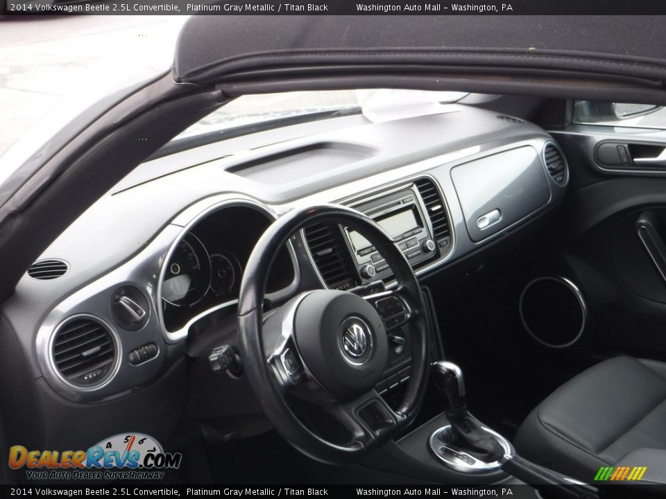 2014 Volkswagen Beetle 2.5L Convertible Steering Wheel Photo #13
