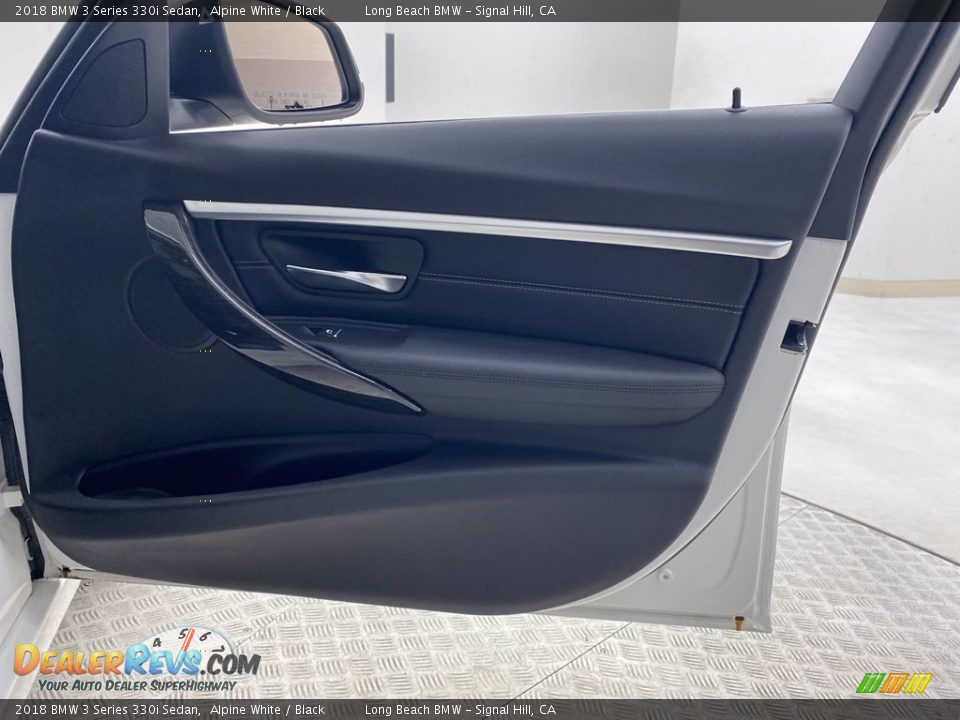 2018 BMW 3 Series 330i Sedan Alpine White / Black Photo #32