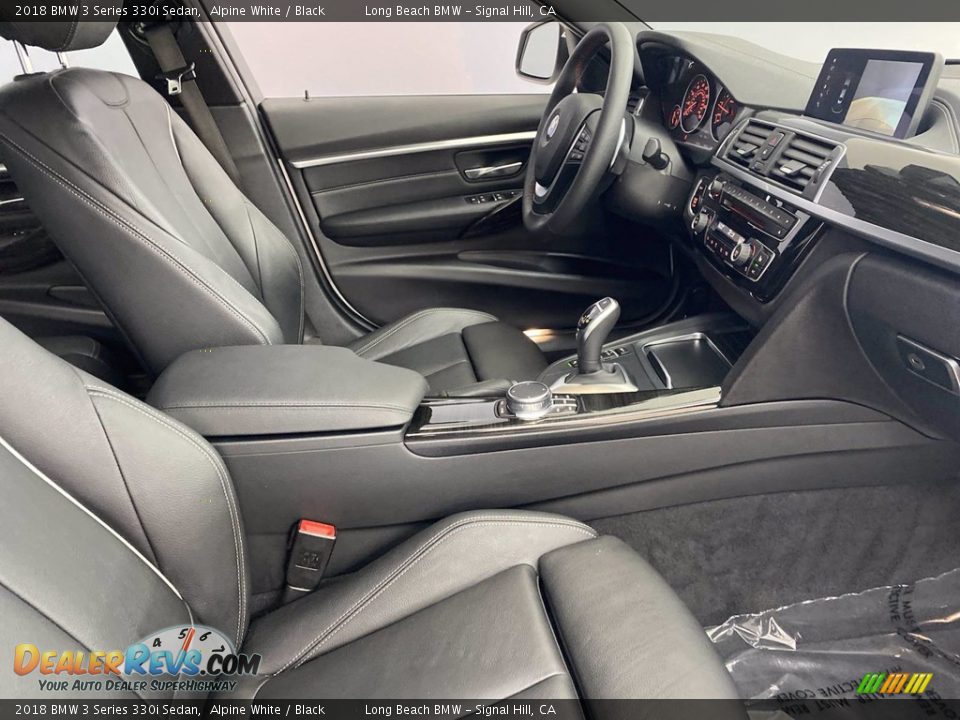 2018 BMW 3 Series 330i Sedan Alpine White / Black Photo #33