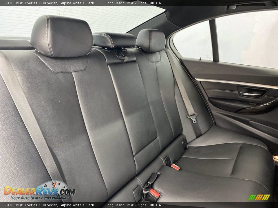 2018 BMW 3 Series 330i Sedan Alpine White / Black Photo #36