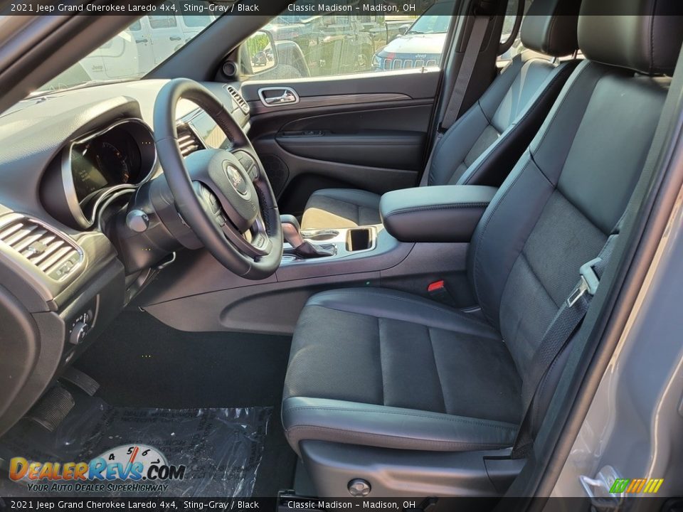 2021 Jeep Grand Cherokee Laredo 4x4 Sting-Gray / Black Photo #2
