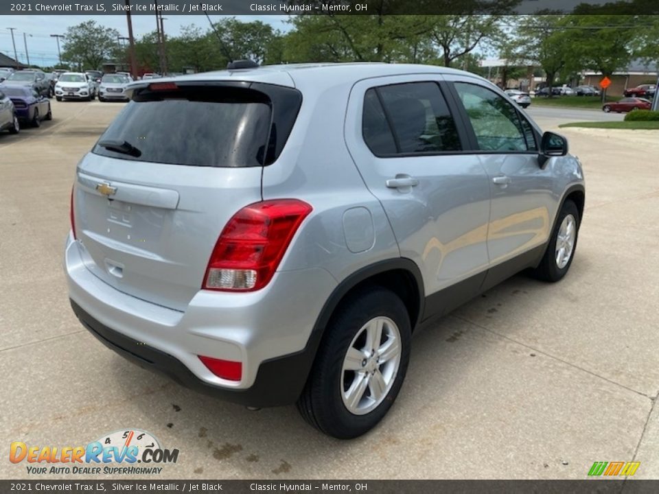 2021 Chevrolet Trax LS Silver Ice Metallic / Jet Black Photo #2