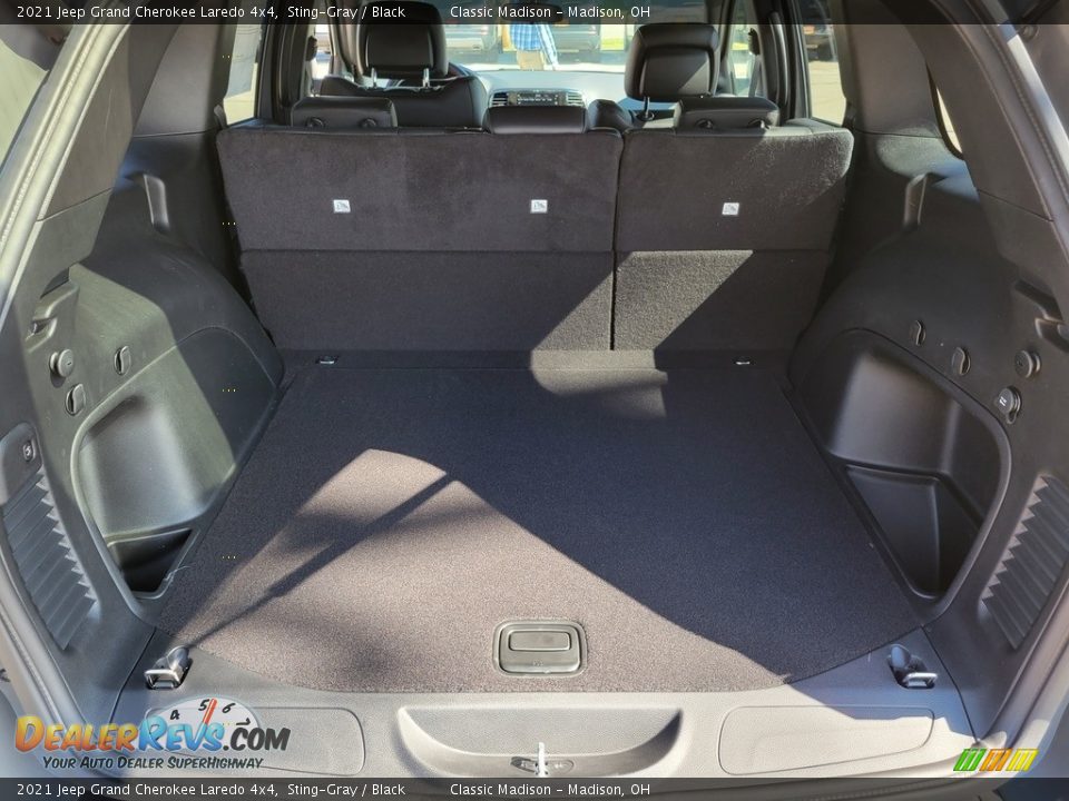 2021 Jeep Grand Cherokee Laredo 4x4 Sting-Gray / Black Photo #10