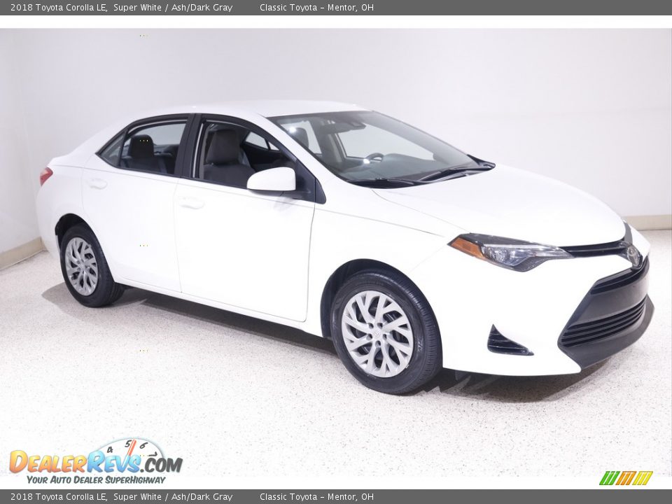 2018 Toyota Corolla LE Super White / Ash/Dark Gray Photo #1