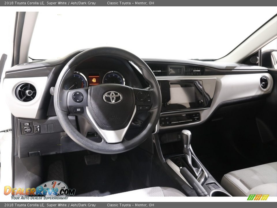 2018 Toyota Corolla LE Super White / Ash/Dark Gray Photo #6