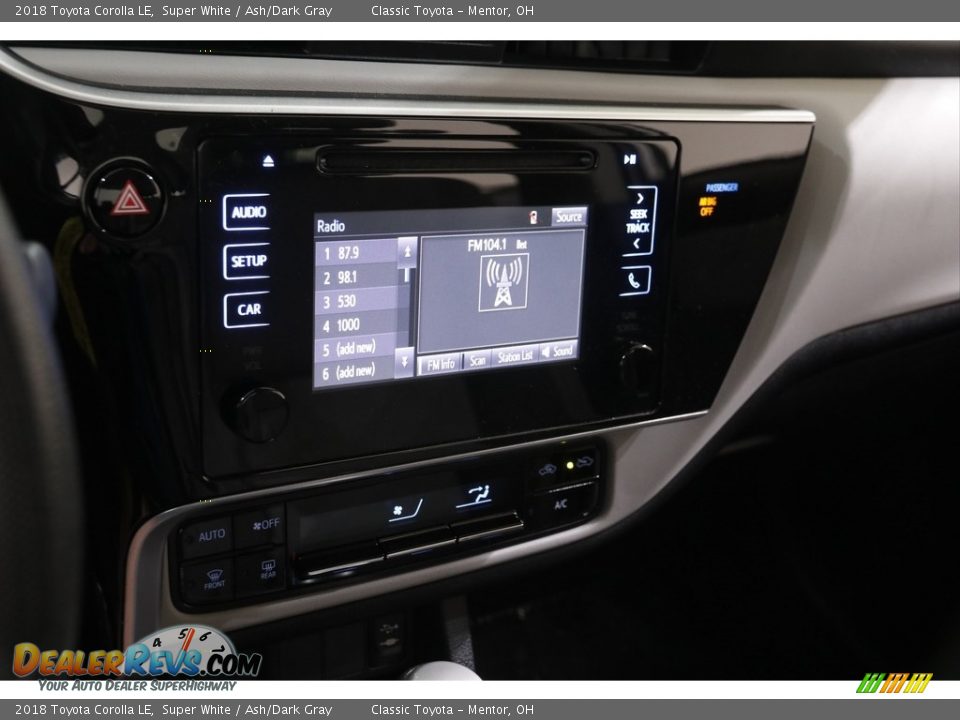 2018 Toyota Corolla LE Super White / Ash/Dark Gray Photo #9