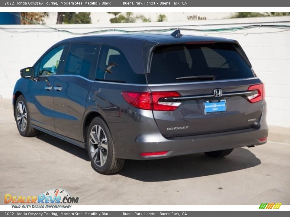 2022 Honda Odyssey Touring Modern Steel Metallic / Black Photo #2