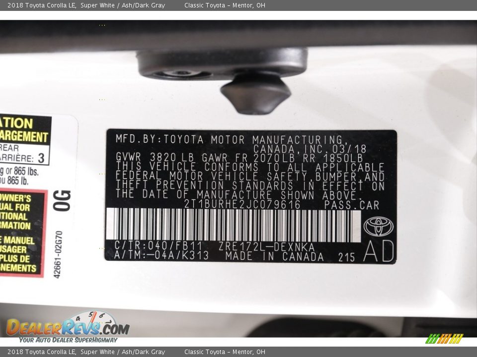 2018 Toyota Corolla LE Super White / Ash/Dark Gray Photo #17