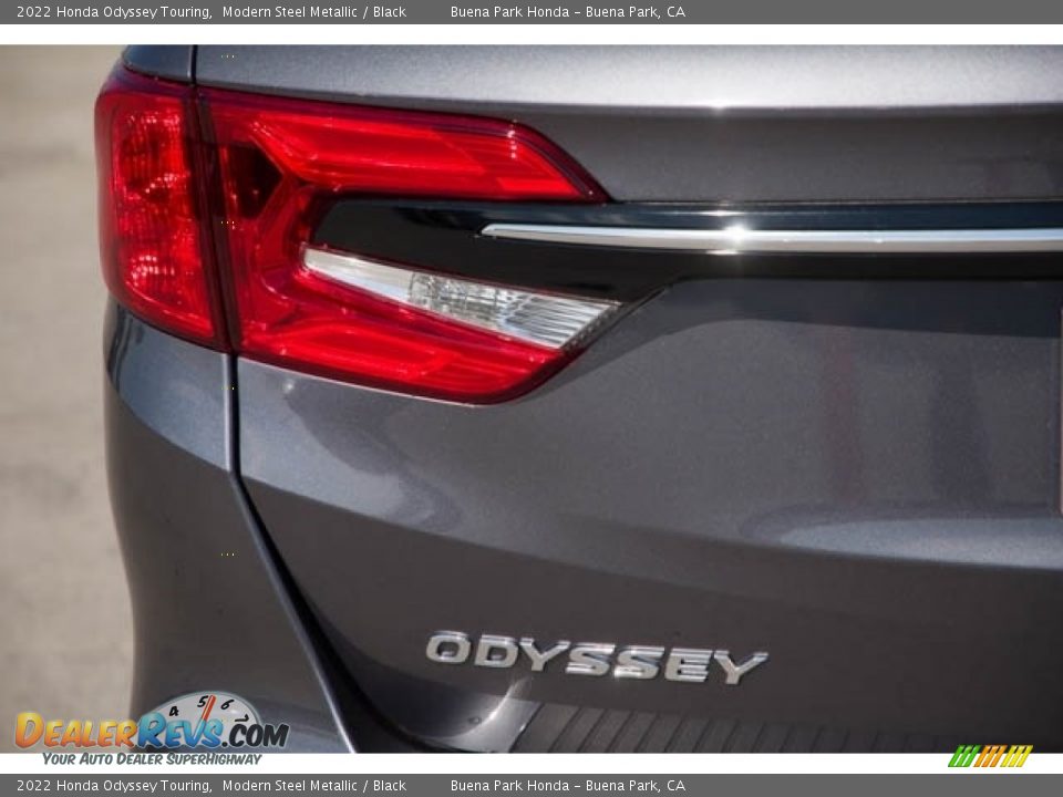 2022 Honda Odyssey Touring Modern Steel Metallic / Black Photo #6