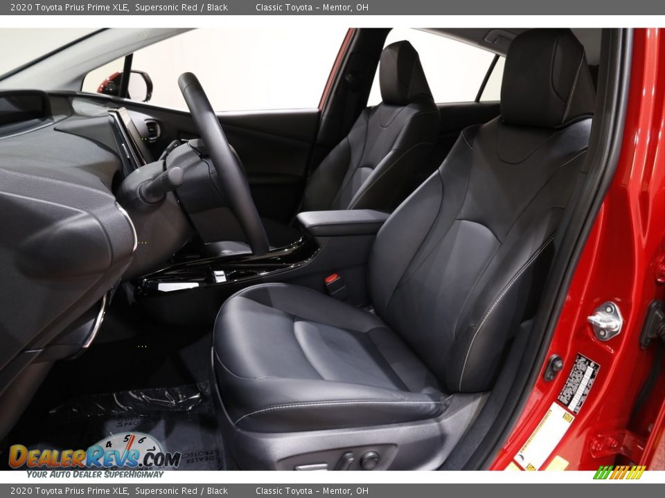 Front Seat of 2020 Toyota Prius Prime XLE Photo #5