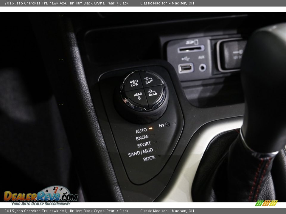 2016 Jeep Cherokee Trailhawk 4x4 Brilliant Black Crystal Pearl / Black Photo #14