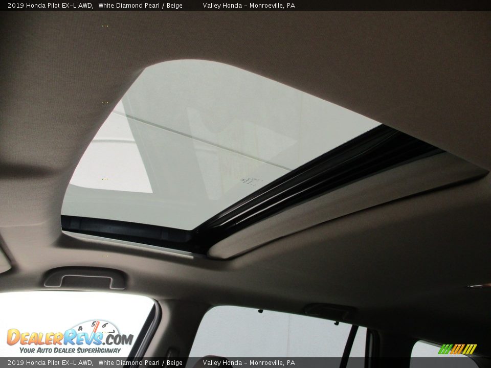 2019 Honda Pilot EX-L AWD White Diamond Pearl / Beige Photo #10