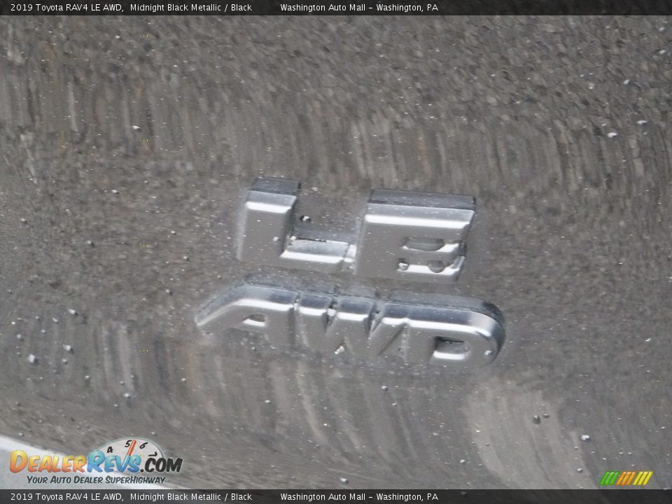 2019 Toyota RAV4 LE AWD Midnight Black Metallic / Black Photo #17
