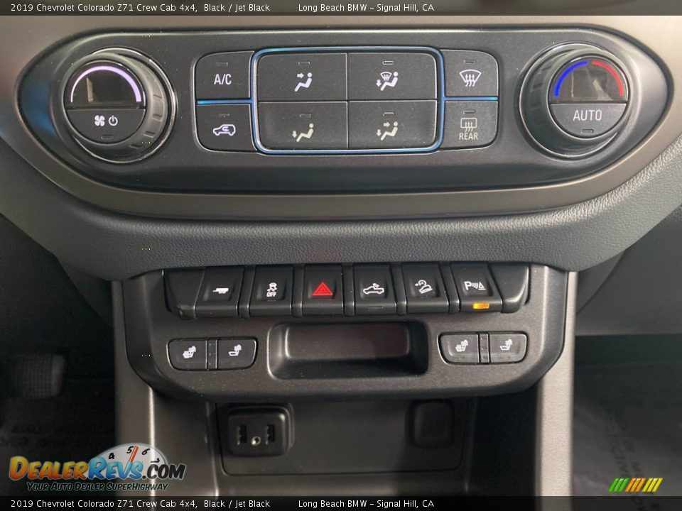 Controls of 2019 Chevrolet Colorado Z71 Crew Cab 4x4 Photo #25