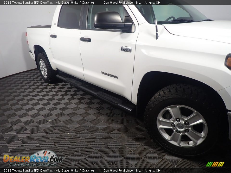 2018 Toyota Tundra SR5 CrewMax 4x4 Super White / Graphite Photo #4