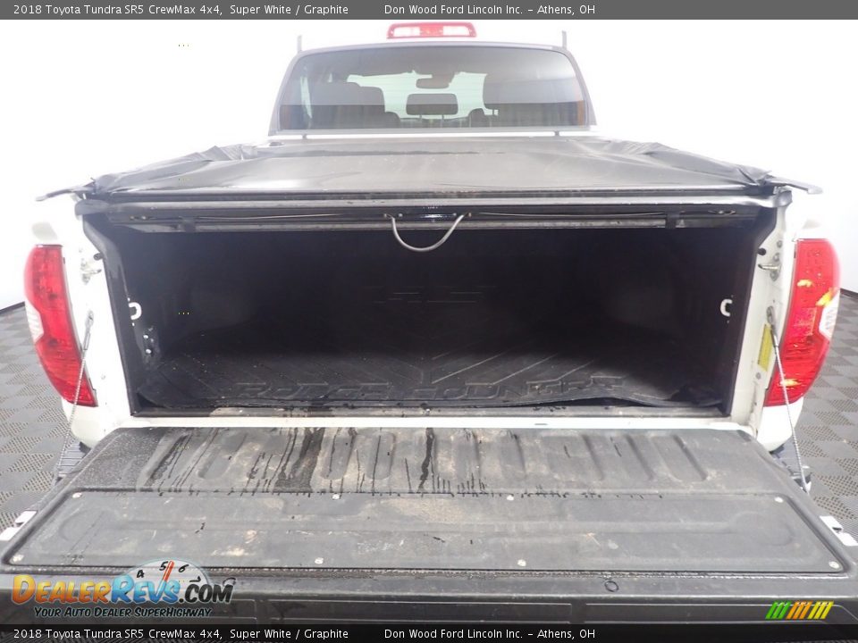 2018 Toyota Tundra SR5 CrewMax 4x4 Super White / Graphite Photo #14