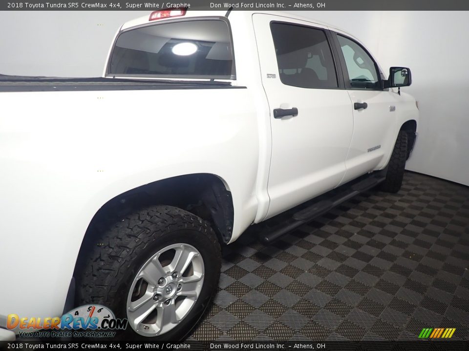 2018 Toyota Tundra SR5 CrewMax 4x4 Super White / Graphite Photo #18