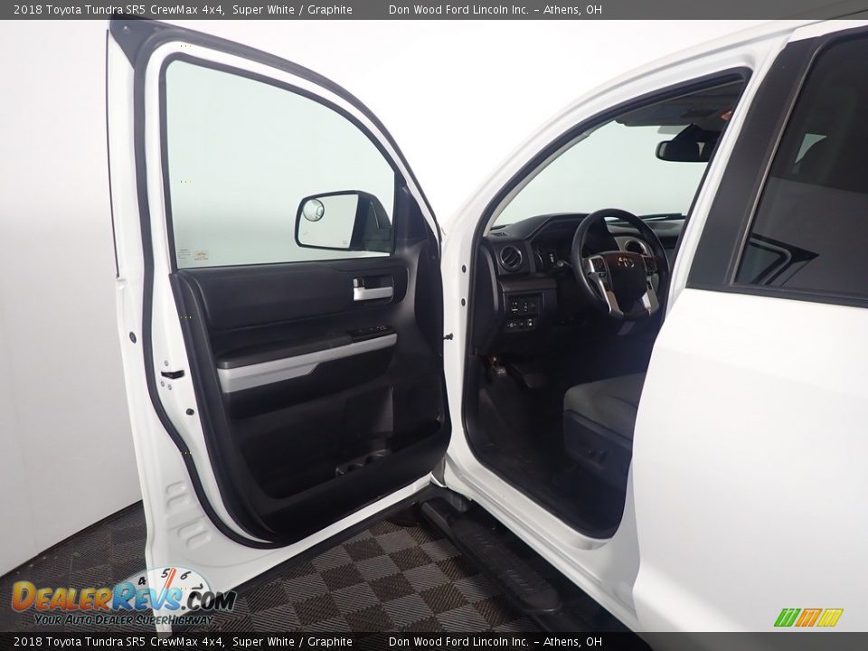 2018 Toyota Tundra SR5 CrewMax 4x4 Super White / Graphite Photo #19