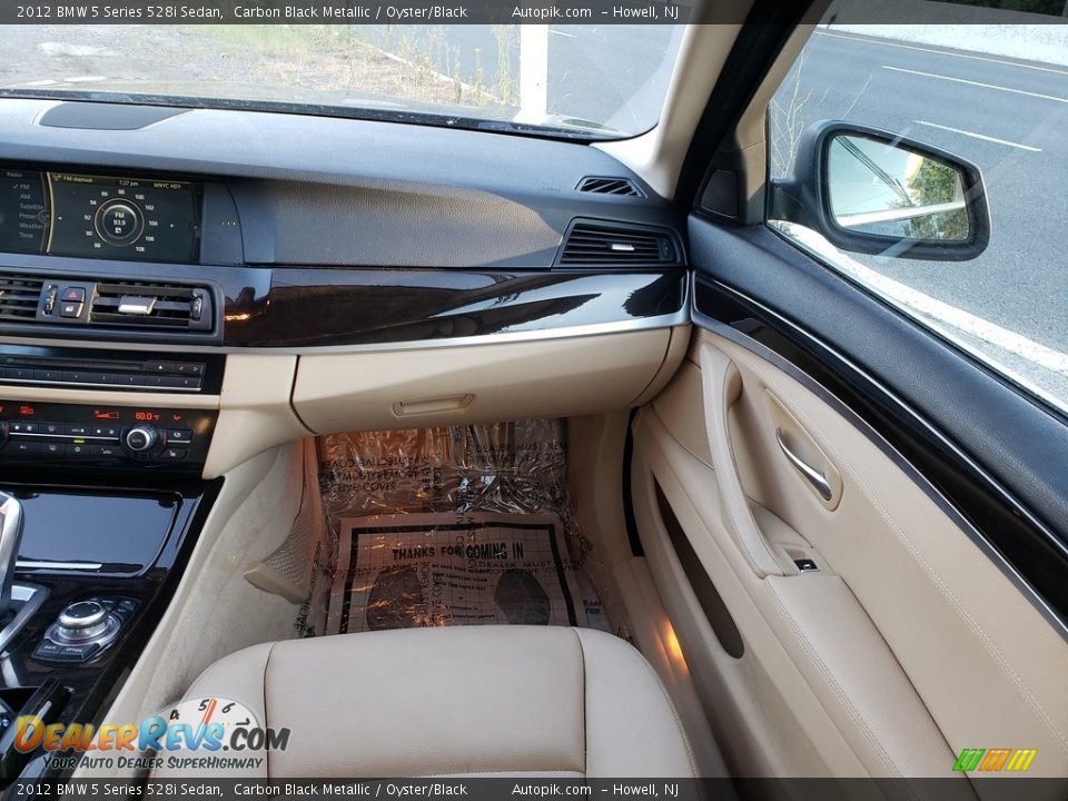 2012 BMW 5 Series 528i Sedan Carbon Black Metallic / Oyster/Black Photo #17