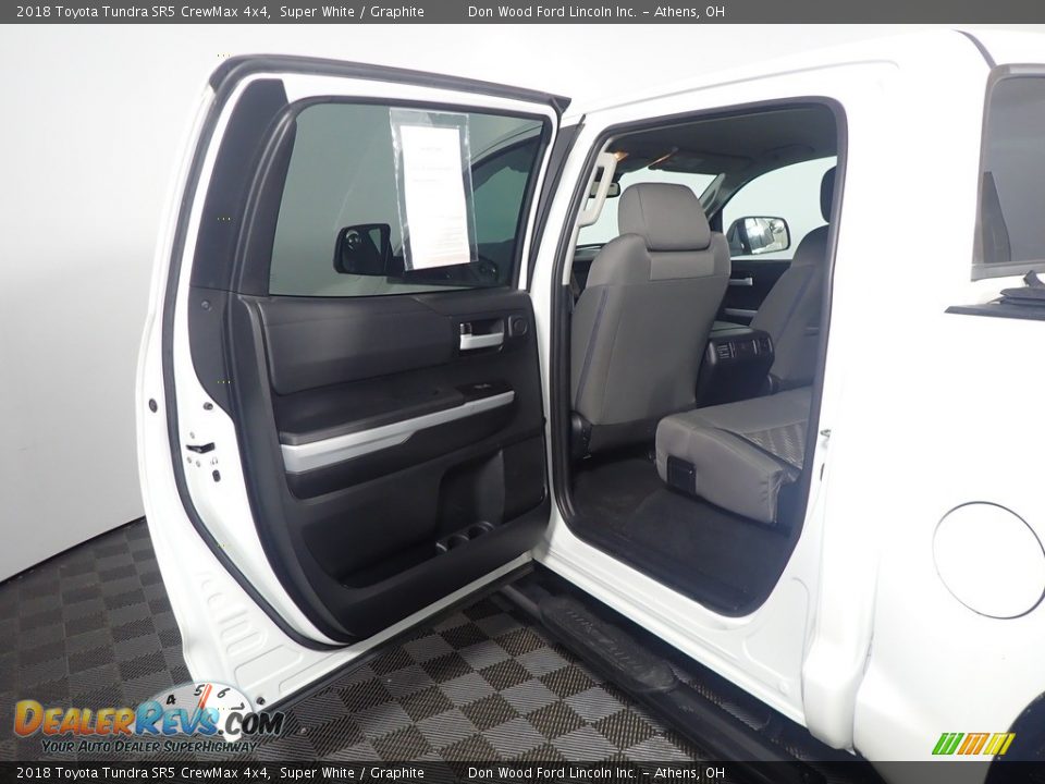 2018 Toyota Tundra SR5 CrewMax 4x4 Super White / Graphite Photo #35