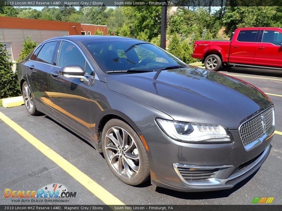 Front 3/4 View of 2019 Lincoln MKZ Reserve I AWD Photo #4