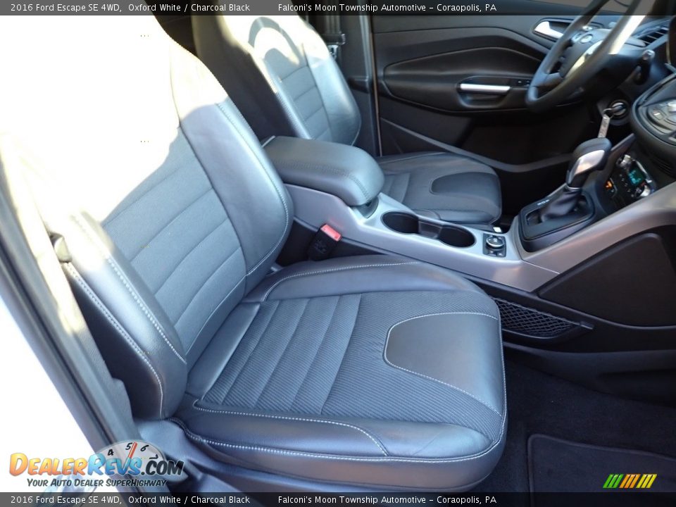 2016 Ford Escape SE 4WD Oxford White / Charcoal Black Photo #11
