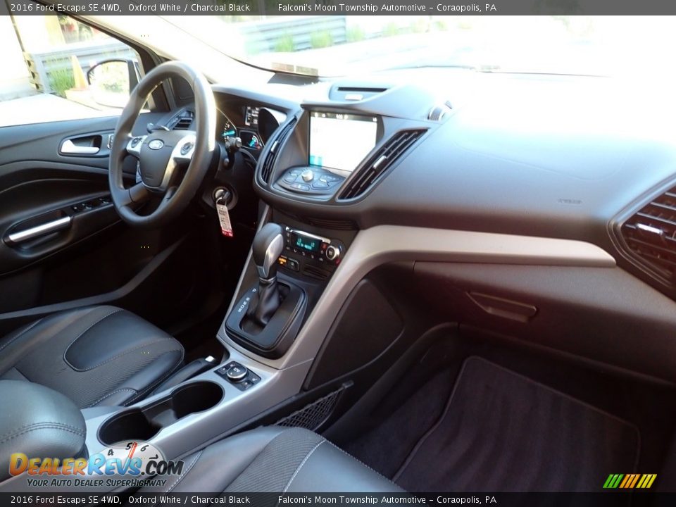 2016 Ford Escape SE 4WD Oxford White / Charcoal Black Photo #12