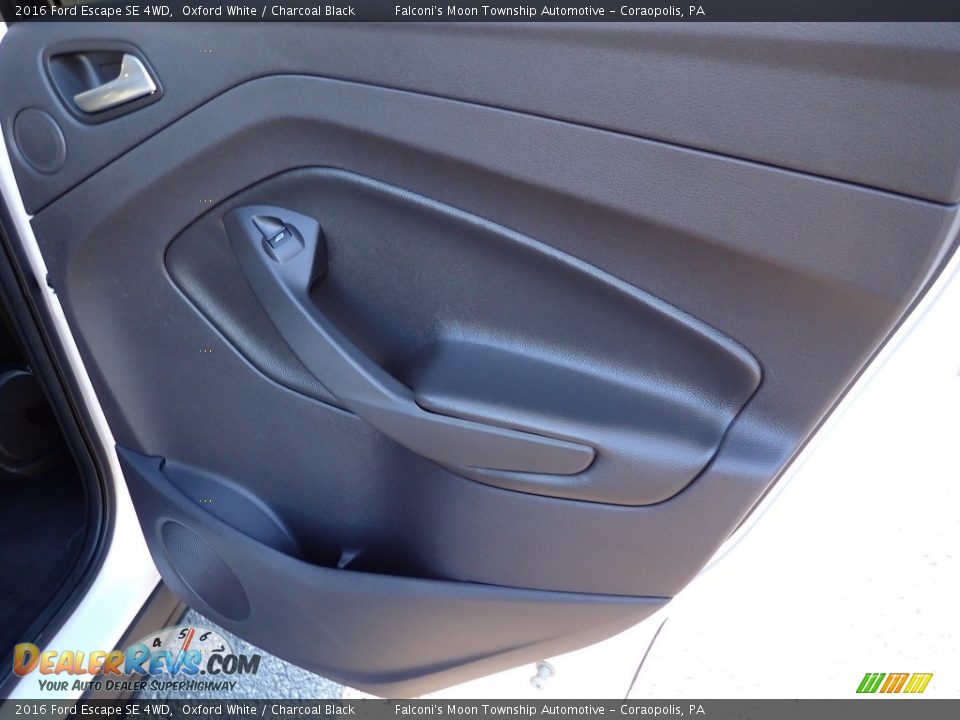 2016 Ford Escape SE 4WD Oxford White / Charcoal Black Photo #16